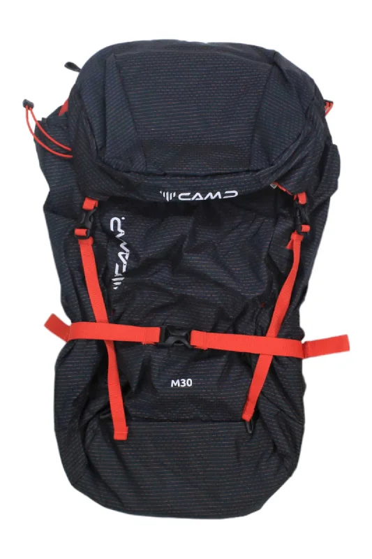 Chic Bags For Office Professionals And Urban Dwellers Camp USA M30 Pack