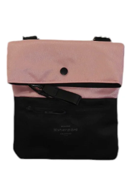 pink:#efb3b6