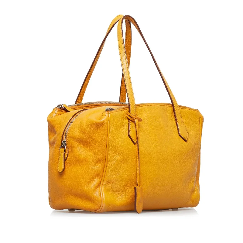 Stylish Bags For Fashion Influencers And Bloggers Fendi Leather Shoulder Bag (SHG-BjVo0V) Stylish Bags For Fashion Influencers And Bloggers Fendi Leather Shoulder Bag (SHG-BjVo0V)