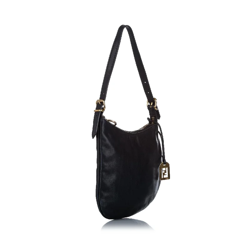 Stylish Bags For Fashion Bloggers With Promotions Fendi Oyster Leather Shoulder Bag (SHG-32336) Stylish Bags For Fashion Bloggers With Promotions Fendi Oyster Leather Shoulder Bag (SHG-32336)